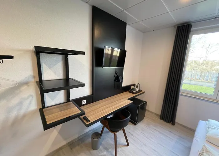Yebs Hotel